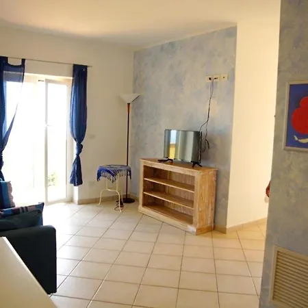With 2 Bedrooms In With Wonderful Sea View Shared Pool Enclosed Garden 4 Km From The Beach Apartamento Pietra Ligure