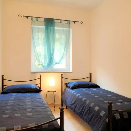 Apartamento With 2 Bedrooms In With Wonderful Sea View Shared Pool Enclosed Garden 4 Km From The Beach *