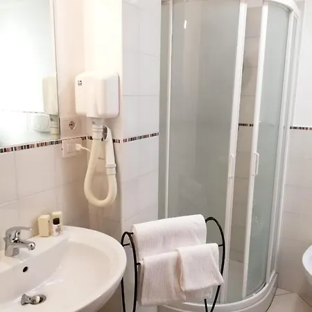 Apartamento With 2 Bedrooms In With Wonderful Sea View Shared Pool Enclosed Garden 4 Km From The Beach *