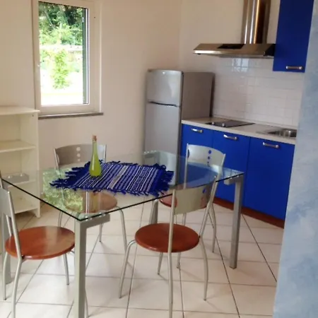 With 2 Bedrooms In With Wonderful Sea View Shared Pool Enclosed Garden 4 Km From The Beach Apartamento Pietra Ligure