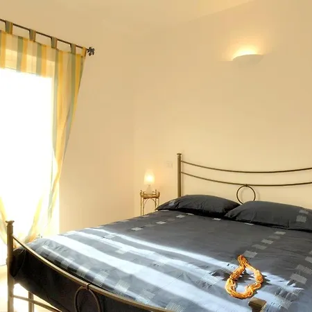 Apartamento With 2 Bedrooms In With Wonderful Sea View Shared Pool Enclosed Garden 4 Km From The Beach